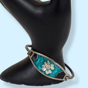 V. MOP Blue Alpaca Silver Floral Bracelet